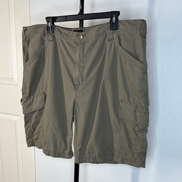 Wolverine Cargo Shorts for Men - Picture 4 of 7